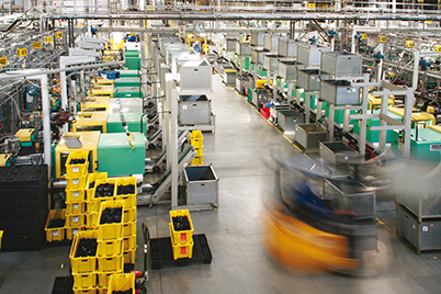 Macchine per stampaggio a iniezione presso lo stabilimento igus®