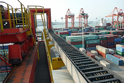 RTG Kran mit igus® e-kette und chainflex® Leitungen