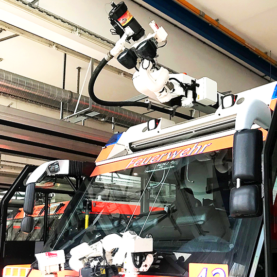 Feuerwehrauto mit Stellmotor und Dachwerfer