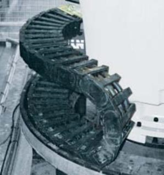 TwisterChain cable carrier welding application