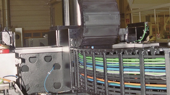 Energy chain with chainflex cables