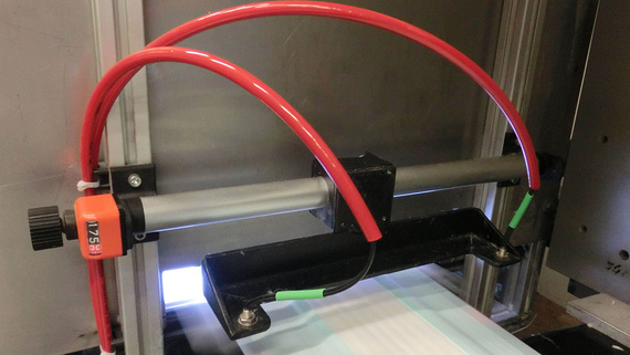 Assi lineari a tubo singolo negli impianti per la produzione di pannolini
