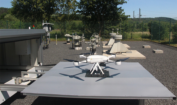 Drone sur une plateforme mobile