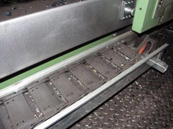 guide through cable carriers 