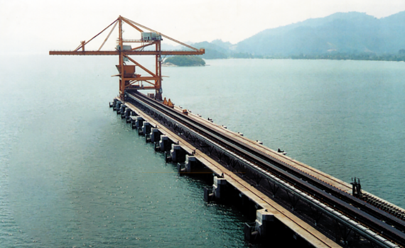 Gru heavy-duty per navi