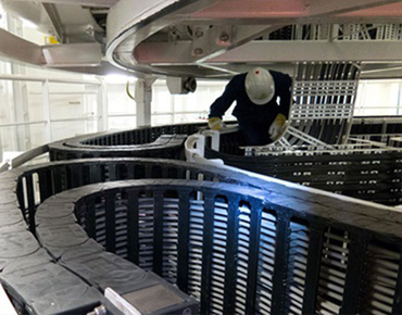 Système de chaînes porte-câbles emboîté