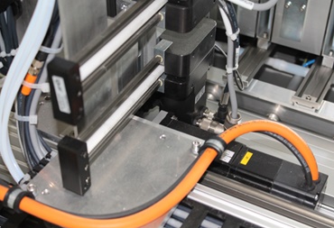 drylin GRW-Zahnstangenachsen in einer Probenvorbereitung