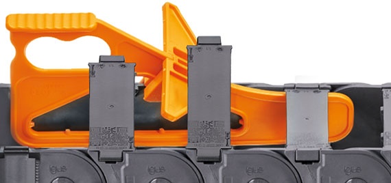 Meccanismo di aperura della catena portacavi