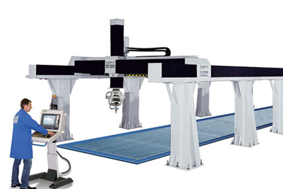 Guida della catena portacavi nella macchina di taglio a getto d'acqua