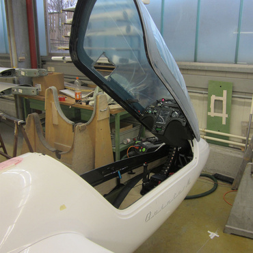 Energiekette in Steuerung von Hochleistungssegelflugzeug